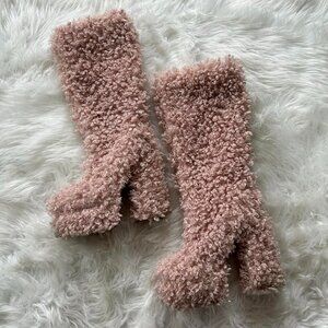 Zemeta Pink Faux Fur Boots